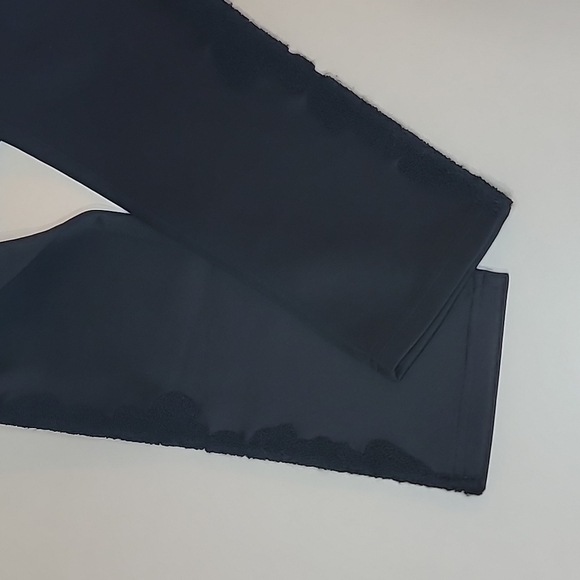 NWOT NATORI Leggings with Panel sherpa details - Picture 6 of 7